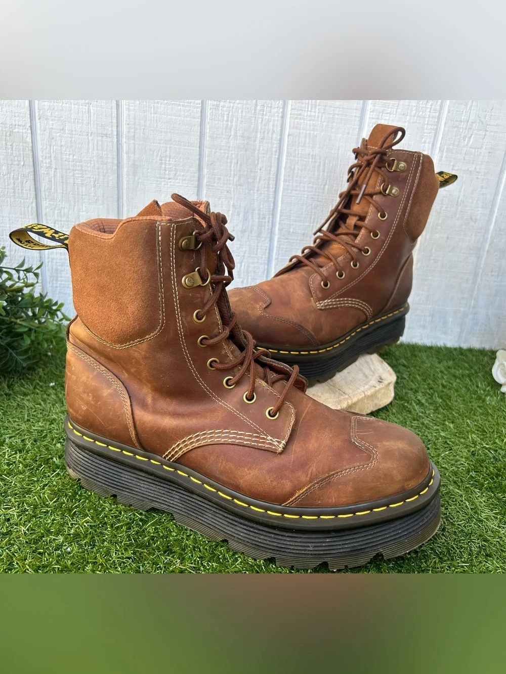 Dr. martens ZEBZAG SUEDE & LEATHER CASUAL LACE UP BOOTS men size 11 gently used